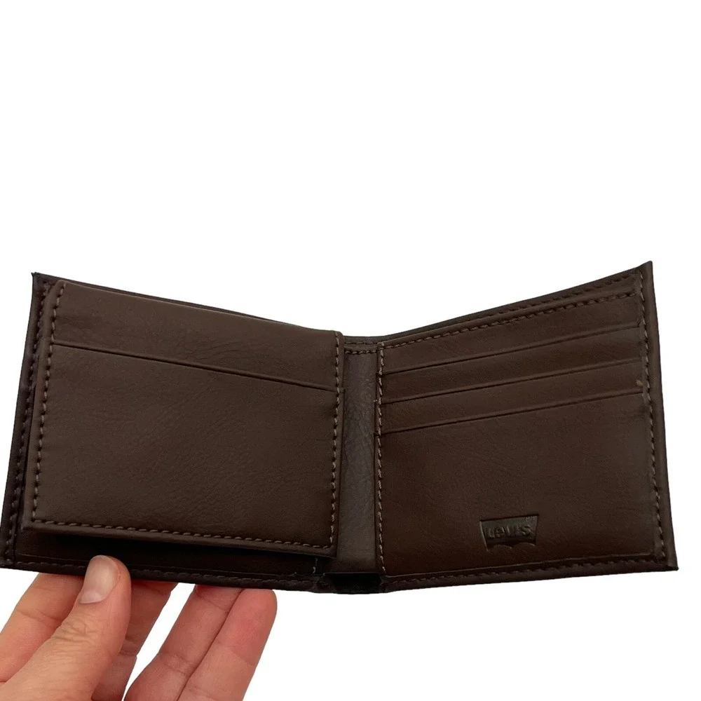 Levis‎ Men's Bifold Wallet Identity Theft Protection RFID-Blocking Brown